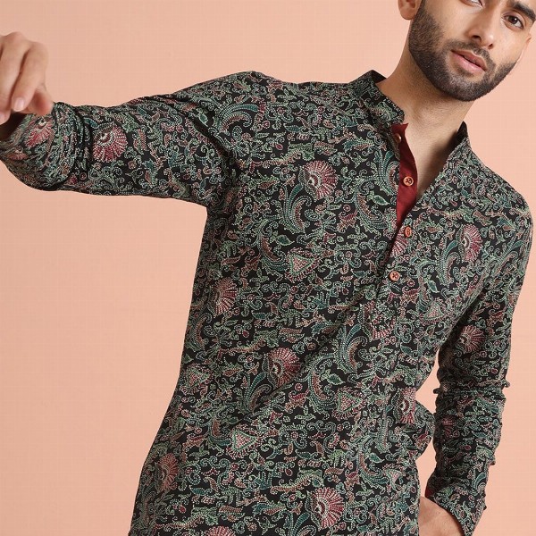 KISAH Men Paisley Embroidered Thread Work Short Kurta