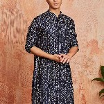 VASTRAMAY Bandhani Printed Mandarin Collar Straight Kurta