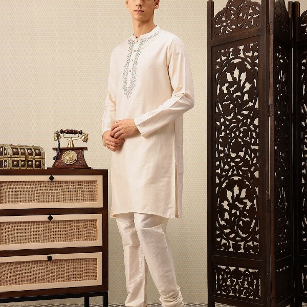 House of Pataudi Floral Embroidered Rozana Kurta