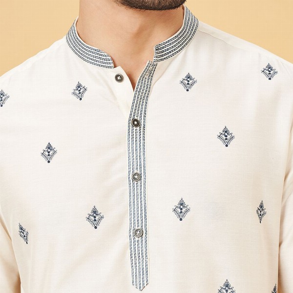 indus route by Pantaloons Ethnic Motifs Embroidered Thread Work Straight Kurta