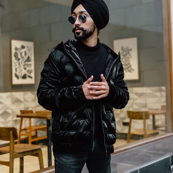 HERE&NOW Men Black Regular Fit Mid-Rise Clean Look Stretchable Jeans