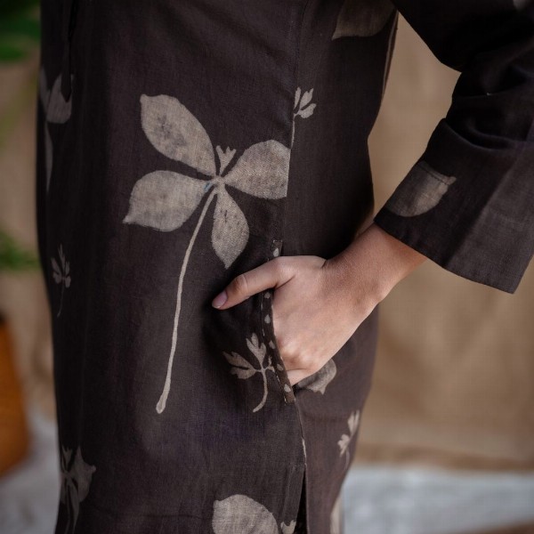 THE INDIAN ETHNIC CO Dark Brown Dabu Slub Cotton Kurta
