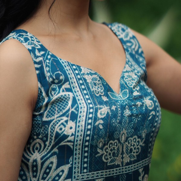 anayna Floral Printed Sweetheart Neck Straight Kurta With Trousers