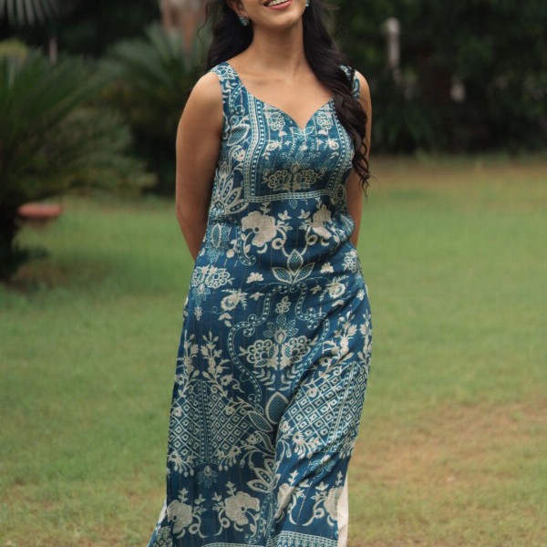 anayna Floral Printed Sweetheart Neck Straight Kurta With Trousers