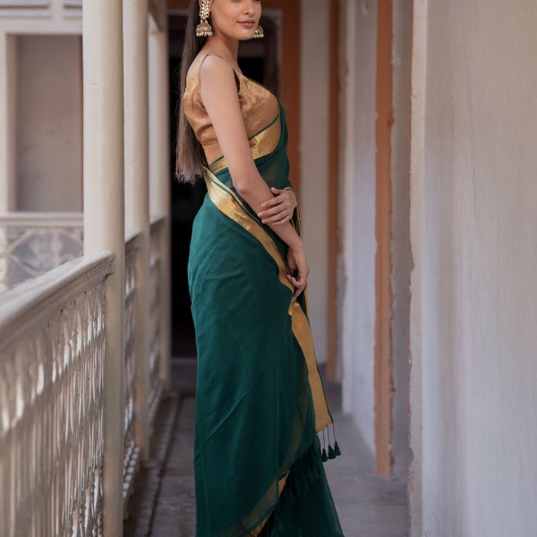 Suta Green Color Mul Cotton Zari Saree