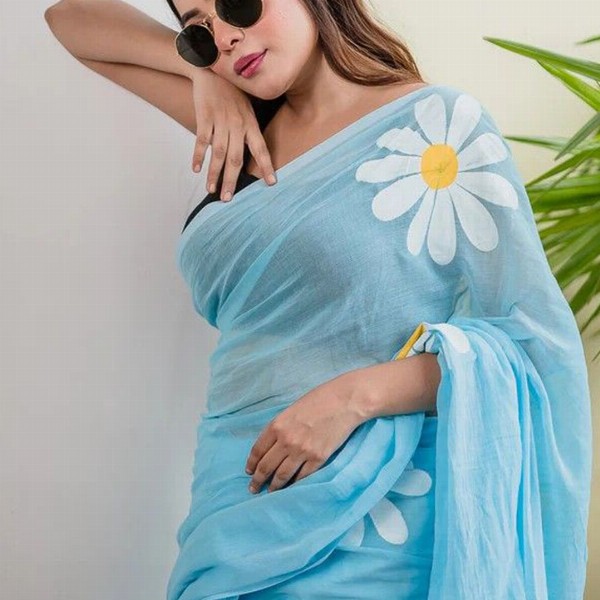 VILLAGIUS Floral Printed Pure Cotton Saree