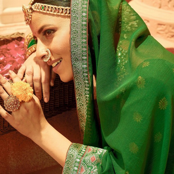 Mitera Pure Georgette Saree With Blouse Piece