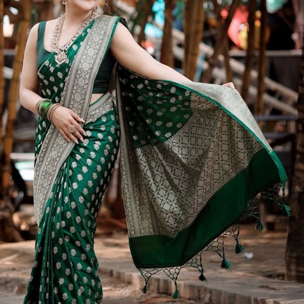 AVANTIKA FASHION Woven Design Zari Pure Silk Banarasi Saree