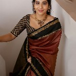 VILLE FASHION Embellished Zari Kanjeevaram Saree