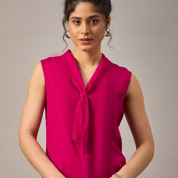 The Roadster Lifestyle Co Front Tie Sleeveless Top