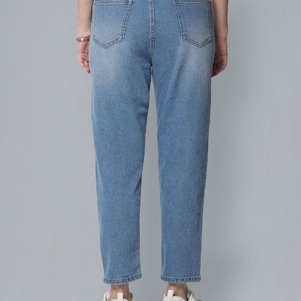 Flying Machine Women Relaxed Fit High-Rise Light Fade Stretchable Cropped Straight Fit Jeans