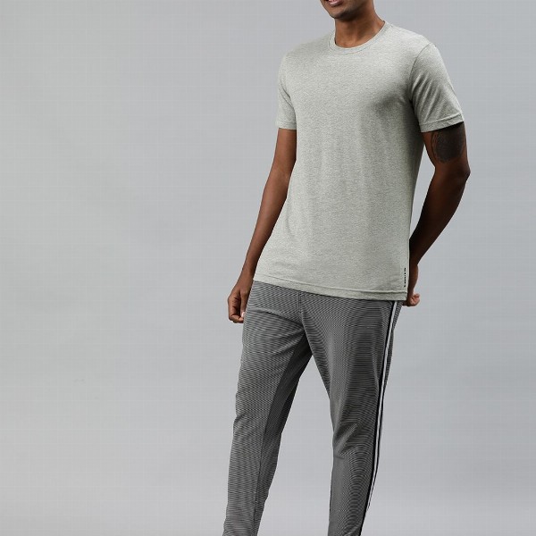 Levis Men Soft Pure Cotton Round Neck Half Sleeve Tshirt