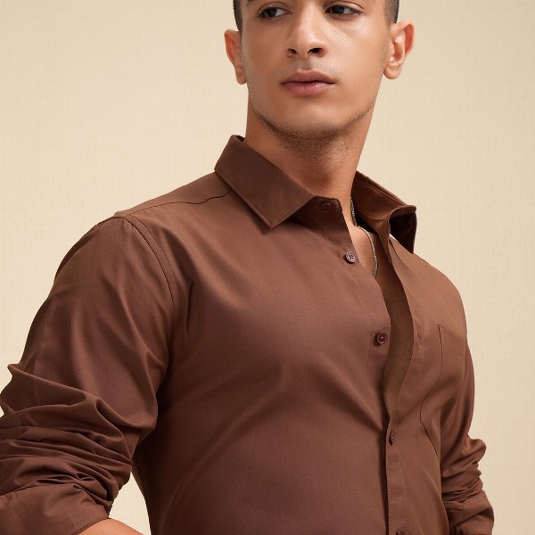 HIGHLANDER Men Solid Casual Shirt