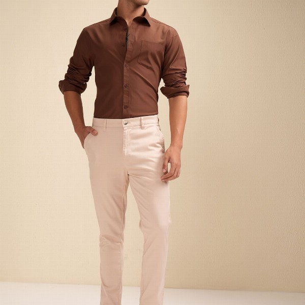 HIGHLANDER Men Solid Casual Shirt