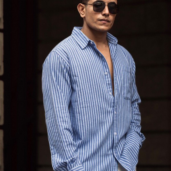 Powerlook Men Spread Collar Vertical Striped Cotton Casual Shirt